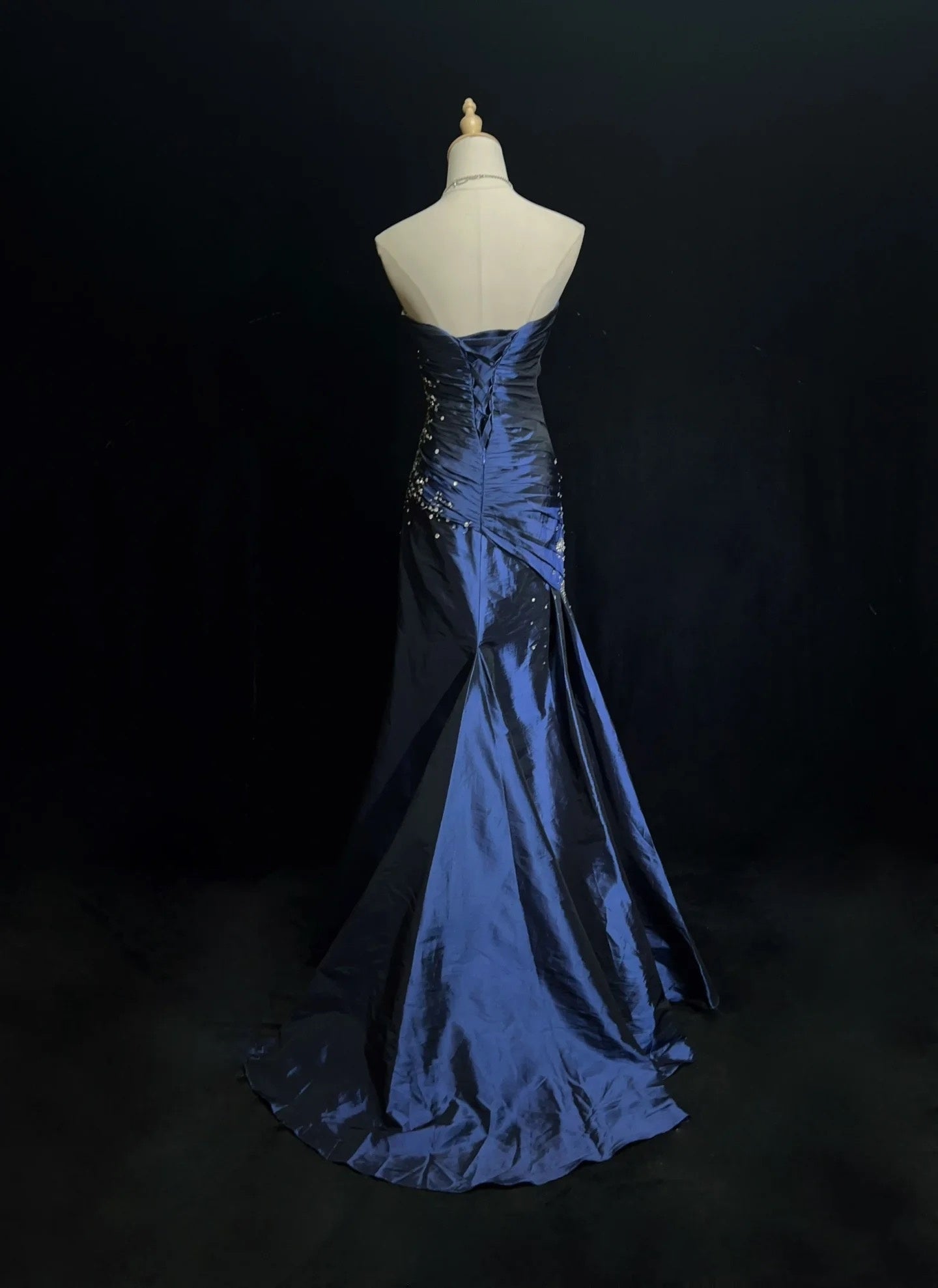 Sexy Sweetheart Sleeveless Mermaid Satin Long Navy Blue Classy Prom Dress
