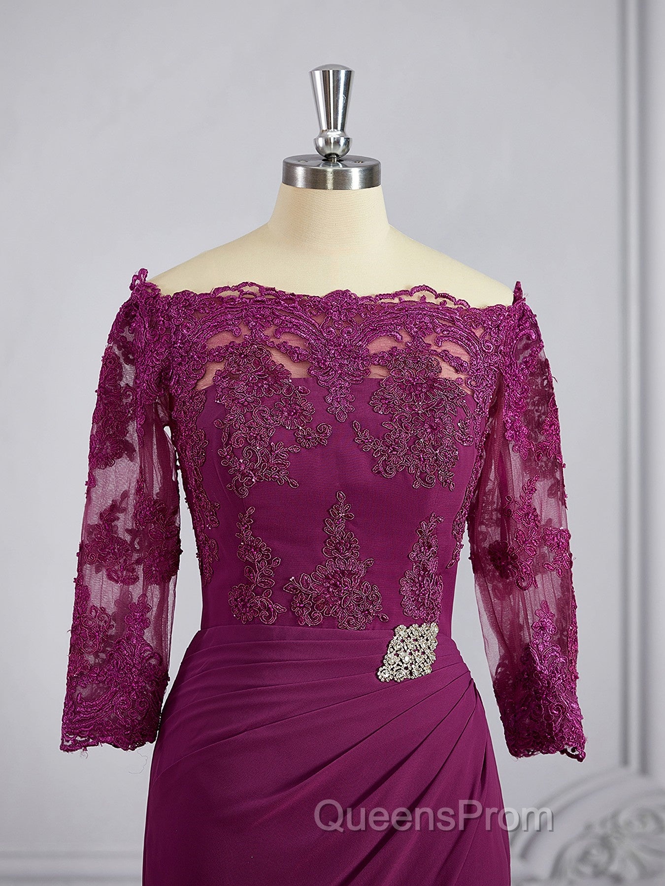 Sheath/Column Off-the-Shoulder Sweep Train Mother of the Bride Dress With Appliques Lace Secondary image