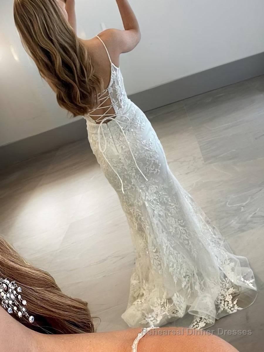 Sheath/Column Spaghetti Straps Sweep Train Tulle Prom Dresses With Appliques Lace Secondary image