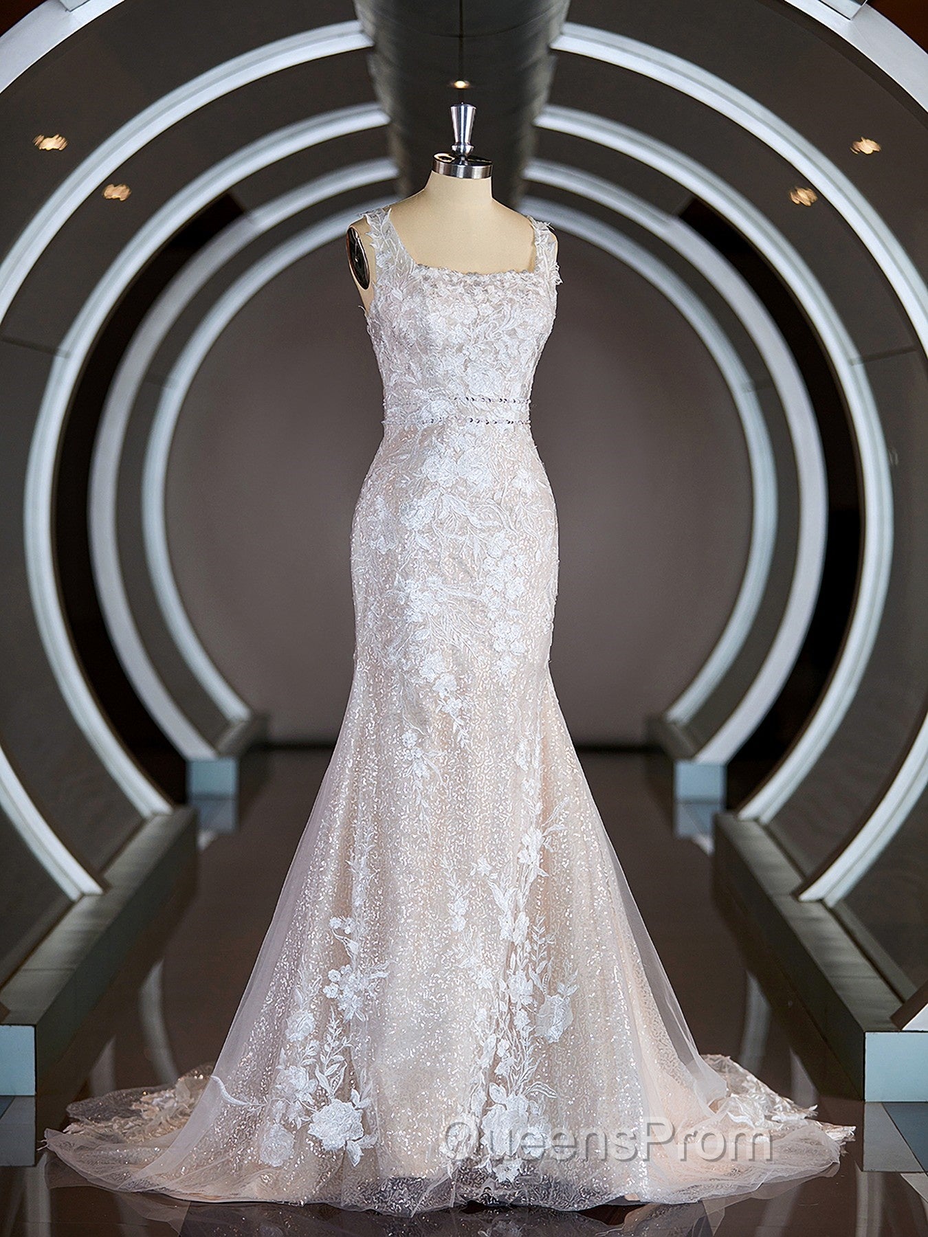 Sheath/Column Straps Sweep Train Lace Wedding Dress with Appliques Lace