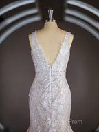 Sheath/Column Straps Sweep Train Lace Wedding Dress with Appliques Lace