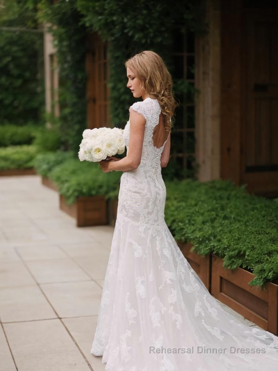 Sheath/Column V-neck Court Train Lace Wedding Dresses With Appliques Lace Secondary image