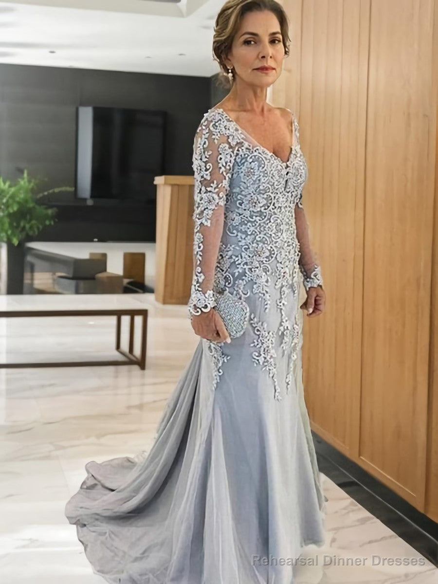 Sheath/Column V-neck Sweep Train Tulle Mother of the Bride Dresses With Appliques Lace Main image