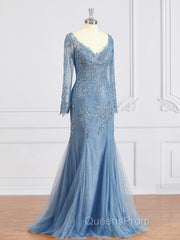 Sheath/Column V-neck Sweep Train Tulle Mother of the Bride Dress With Appliques Lace