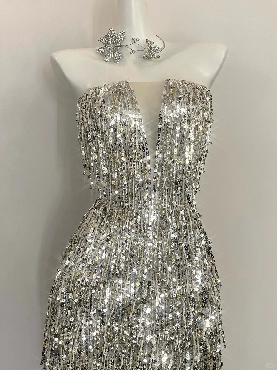 Shining Silver-White Slim-Fit Tube Top Sequined Tassel Long Classy Prom Dress