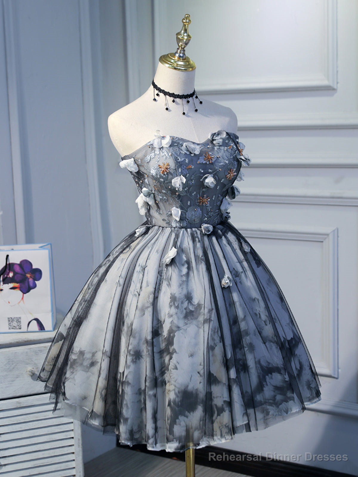 Short Black Floral Prom Dresses, Short Black Floral Formal Homecoming Dresses, Little Black Dresses Secondary image