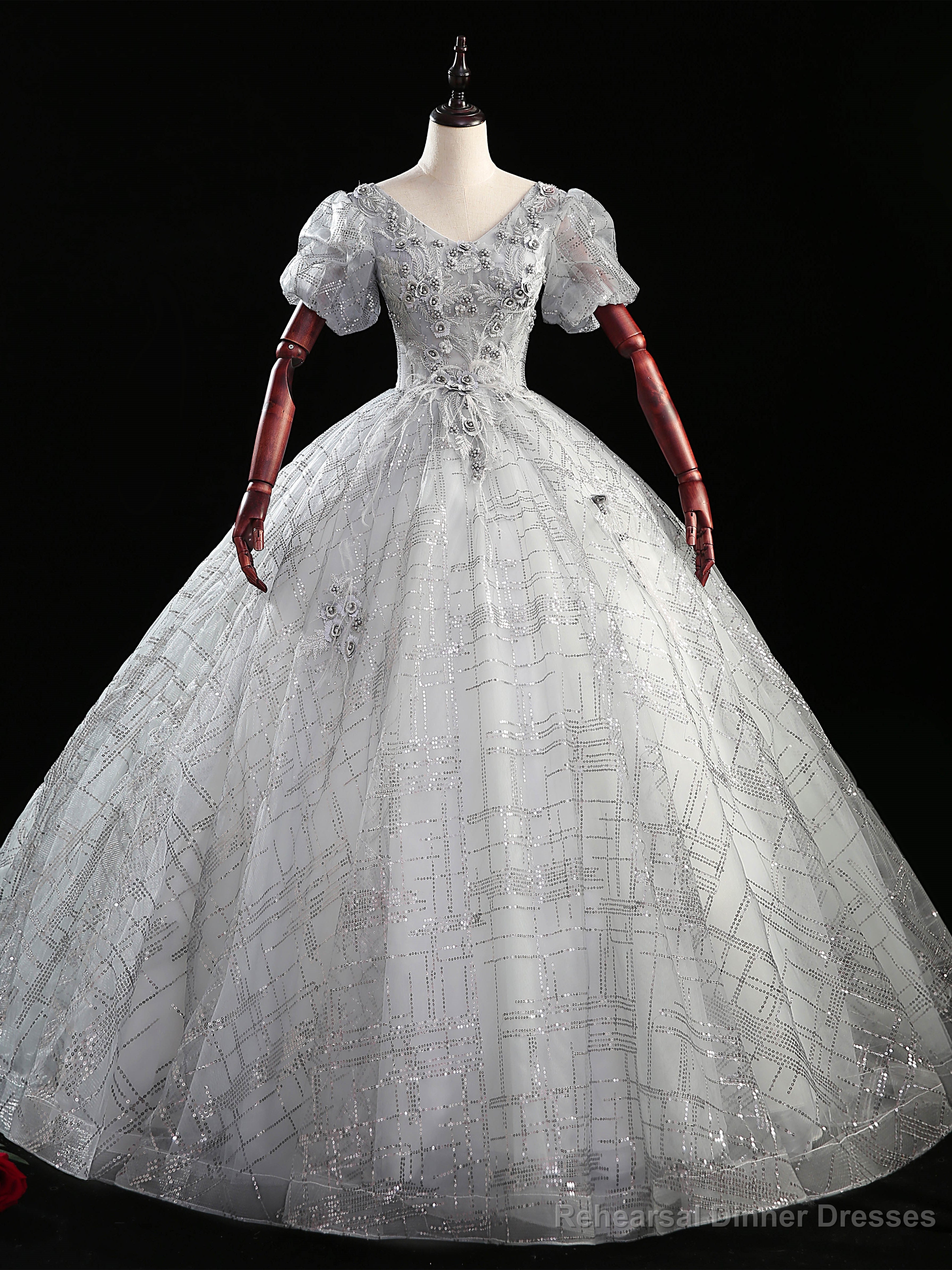 Silver Gray Tulle Sequins Appliques Puff Sleeve Quinceanera Dress Main image