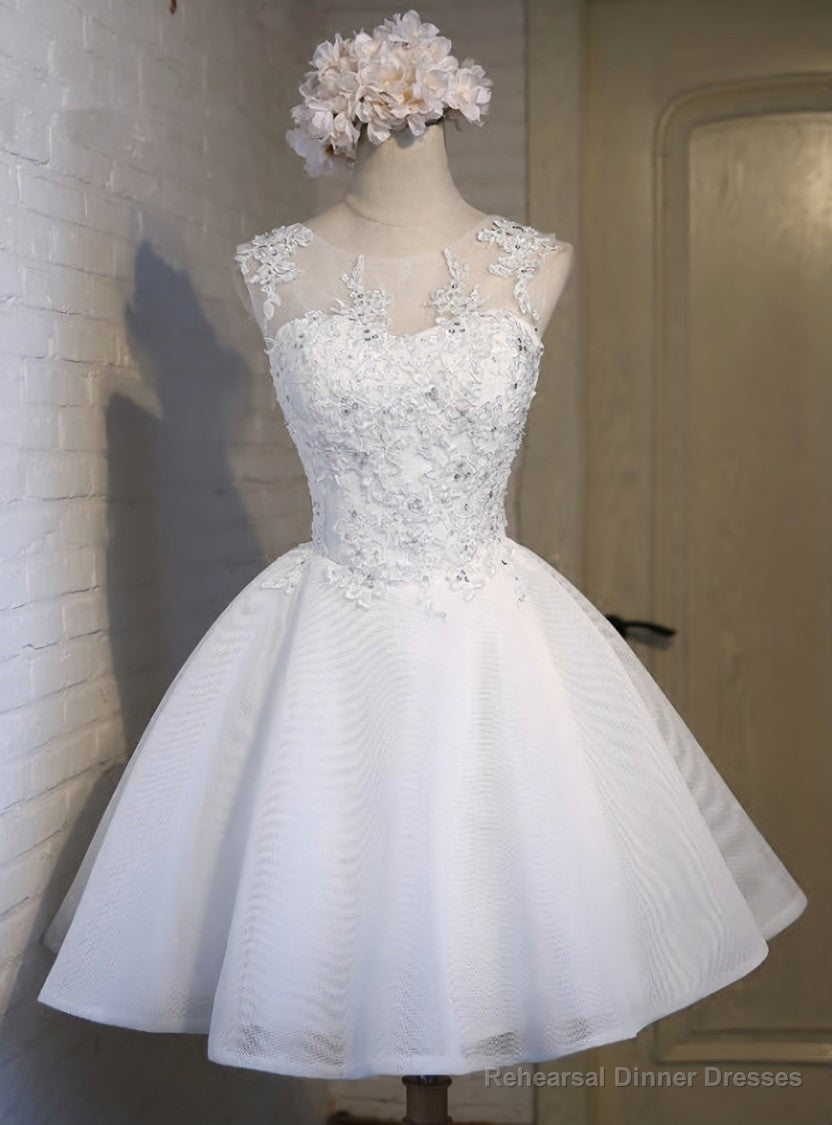 Simple Ball Gown Scoop Sleeveless White Tulle Homecoming Dress With Appliques Main image