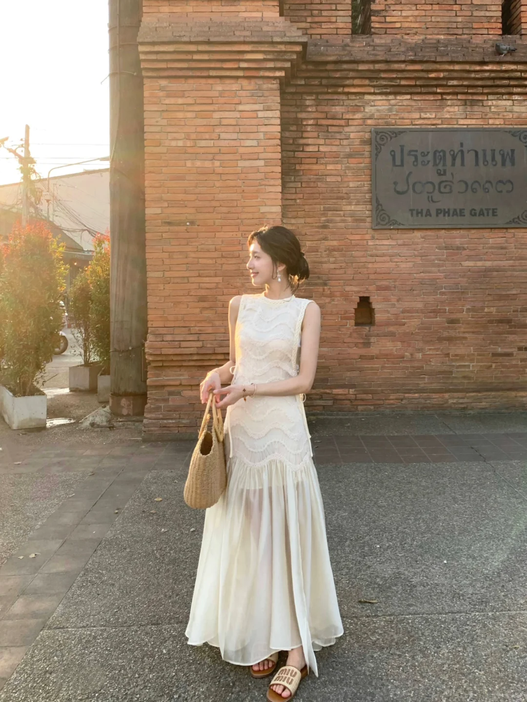 Simple A Line Round Neck Light Apricot Lace Chiffon Party Dress Outfits