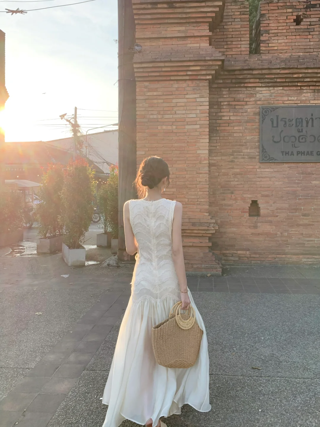 Simple A Line Round Neck Light Apricot Lace Chiffon Party Dress Outfits