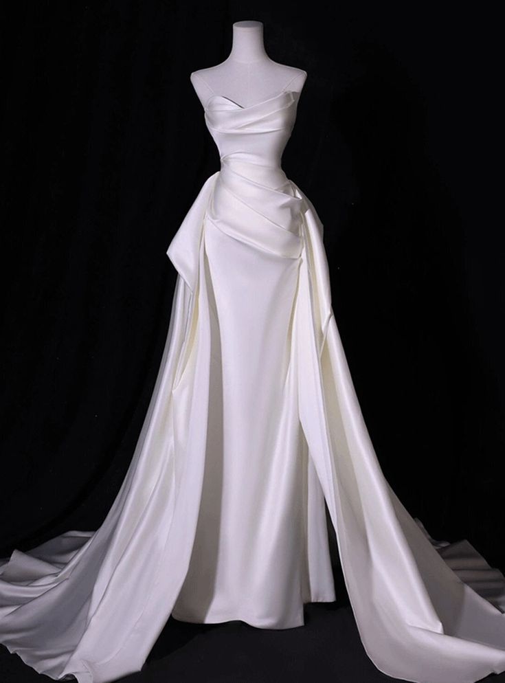 Simple White Mermaid Satin Strapless Pleats Wedding Dress Main image