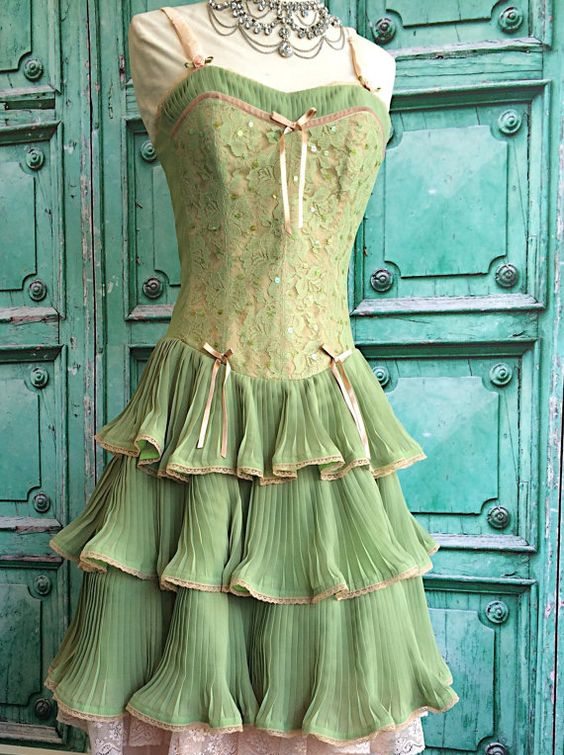 Green Pink Sweet Spaghetti Strap Layered Long Lace Tulle Ball Gown Classy Evening Dress Coming Of Age Ceremony Dress Main image