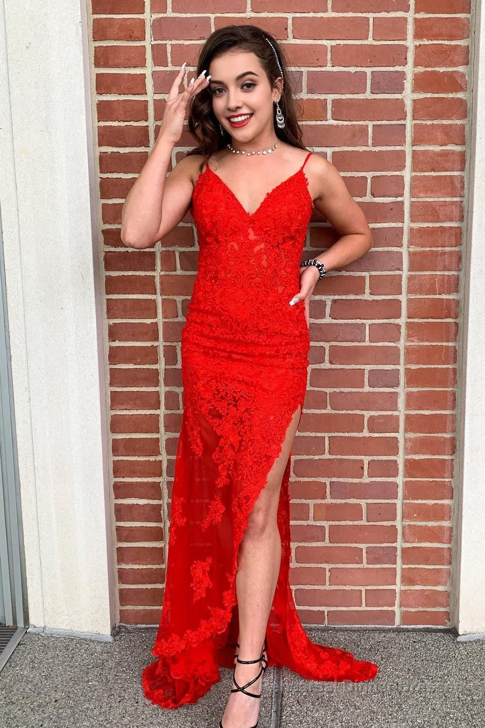 Spaghetti Straps Red Long Prom Dress with Appliques Main image
