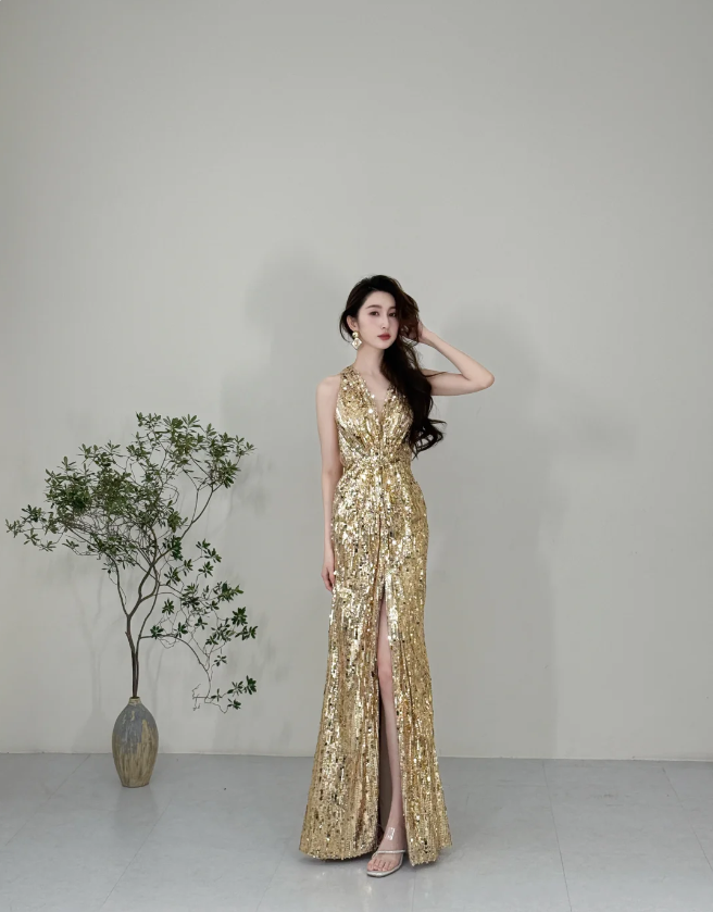 Sparkling Yellow Mermaid Deep V Halter Neck Slit Sequined Long Classy Prom Dress
