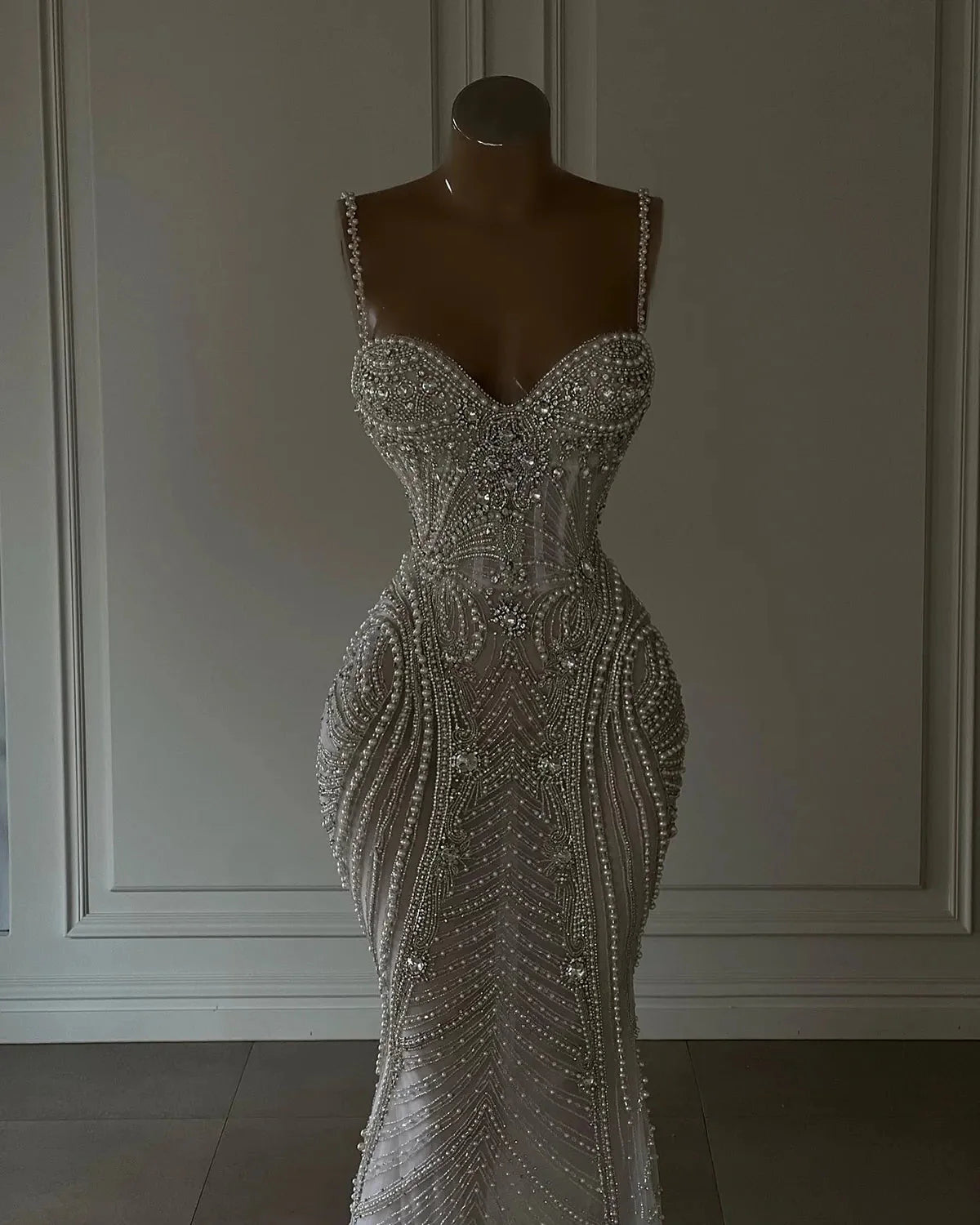 Sparkly Mermaid Spaghetti Straps White Sequin Beaded Wedding Dress Long Bridal Gown Wedding Dress
