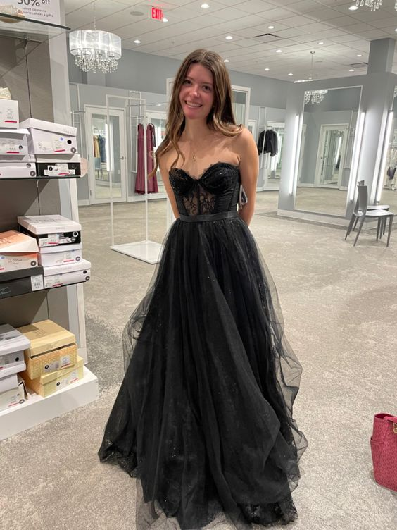 Strapless A Line Tulle Classy Prom Dress Black Lace Classy Evening Gown