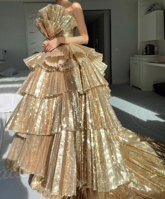 Stylish Golden Tiered Ball Gown Long Classy Evening Party Dress Secondary image