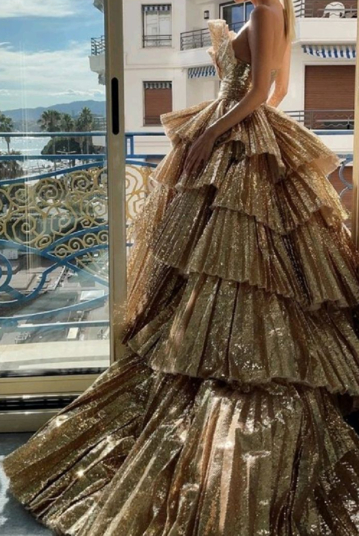 Stylish Golden Tiered Ball Gown Long Classy Evening Party Dress