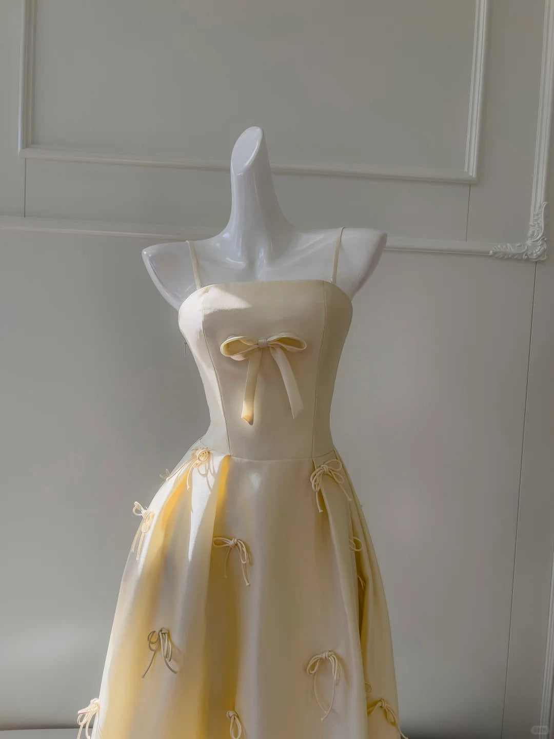 Sweet Light Yellow A-Line Spaghetti Strap Bow Satin Long Classy Prom Dress Bridesmaid Dress Secondary image
