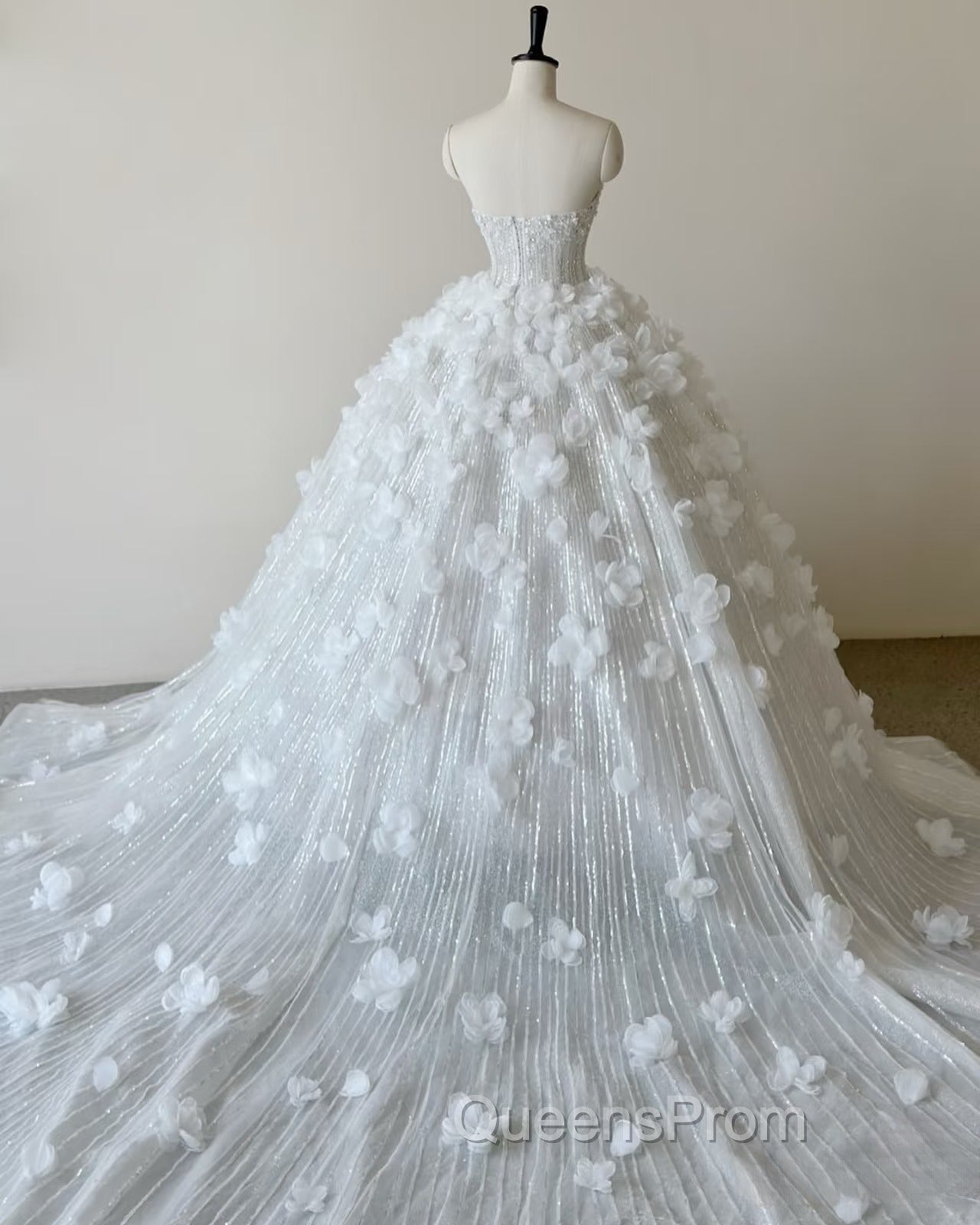 Timeless Ball Gown Sweetheart Sequin Floral White Wedding Dress Brides Dress