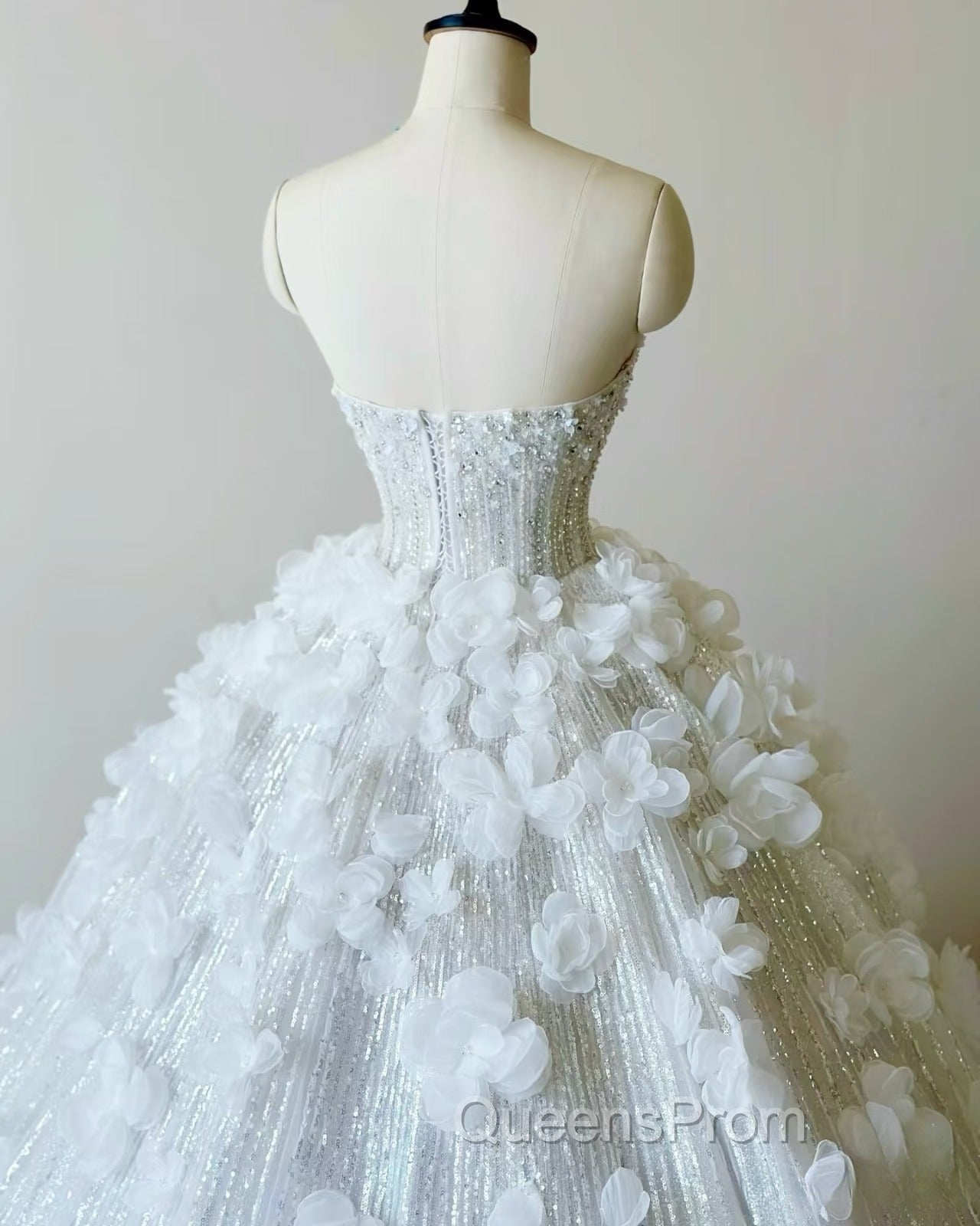Timeless Ball Gown Sweetheart Sequin Floral White Wedding Dress Brides Dress