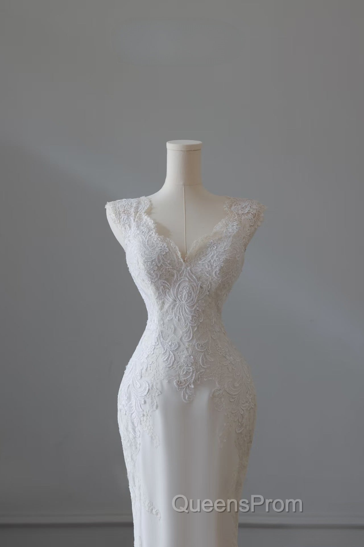 Timeless Mermaid V Neckline White Lace Wedding Dress Bridal Dress