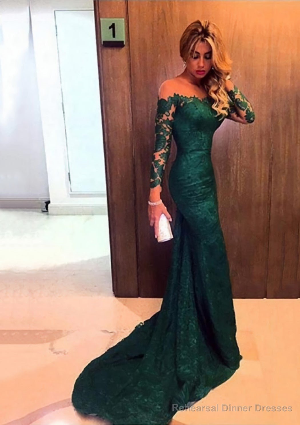 Trumpet/Mermaid Full/Long Sleeve Bateau Chapel Train Lace Prom Dresses With Appliqued