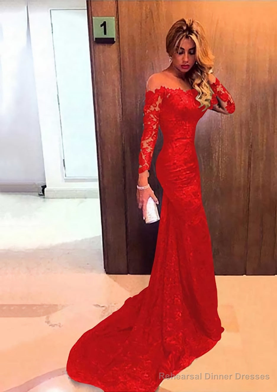 Trumpet/Mermaid Full/Long Sleeve Bateau Chapel Train Lace Prom Dresses With Appliqued
