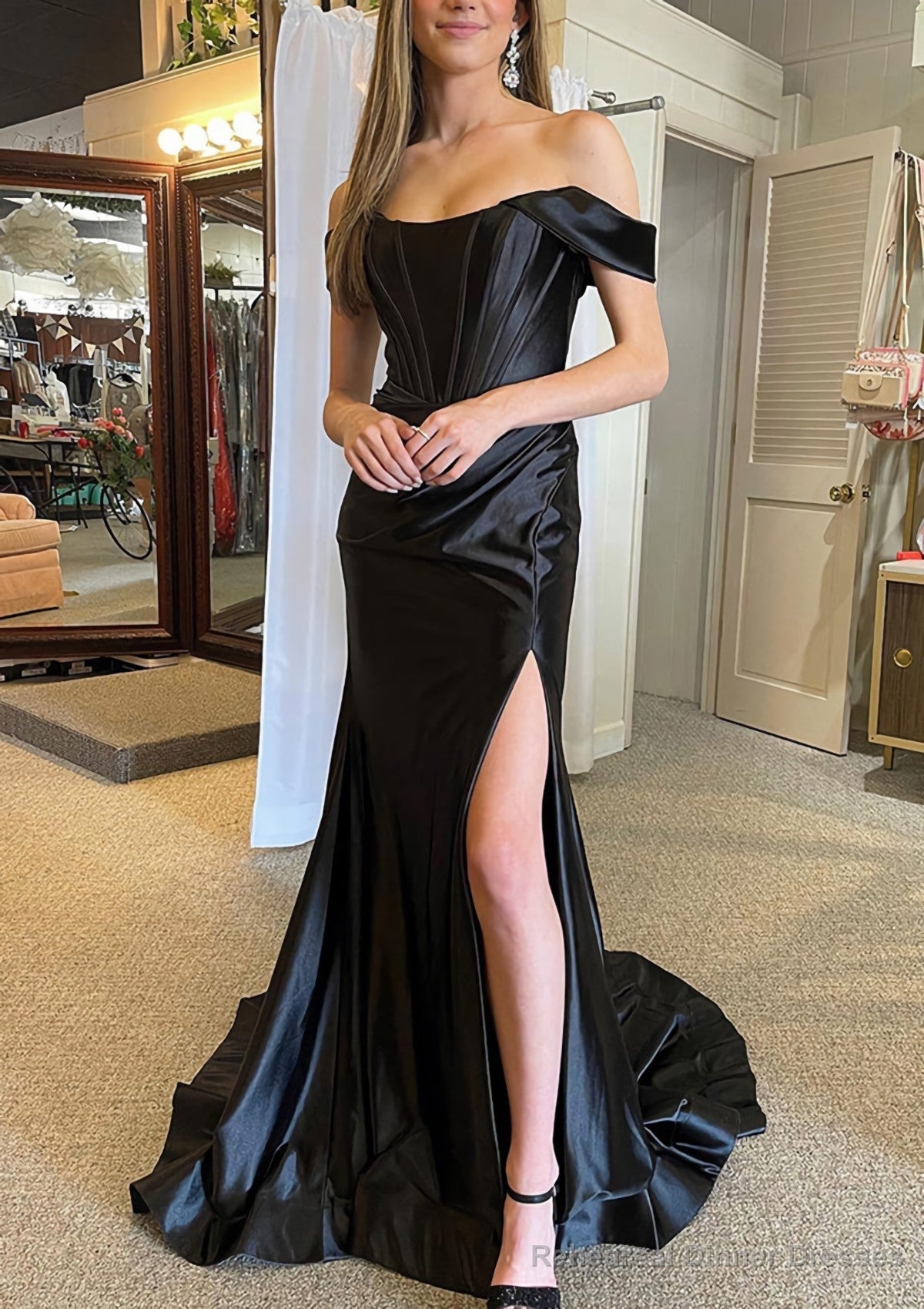Trumpet/Mermaid Off-the-Shoulder Regular Straps Court Train Silk like Satin Prom Dresses With Pleated Split Main image