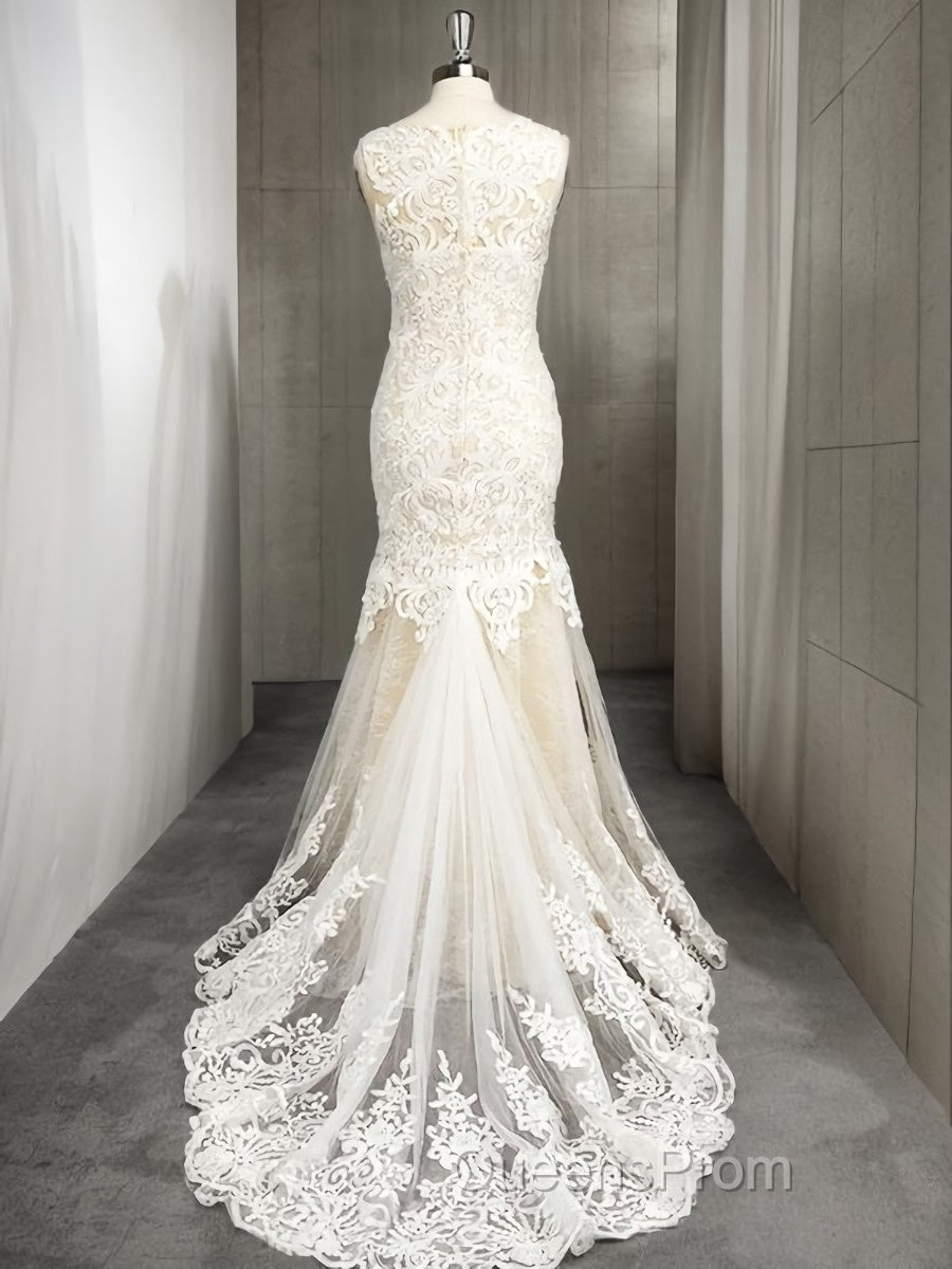 Trumpet/Mermaid Scoop Sweep Train Tulle Wedding Dress With Appliques Lace Secondary image