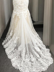 Trumpet/Mermaid Scoop Sweep Train Tulle Wedding Dress With Appliques Lace