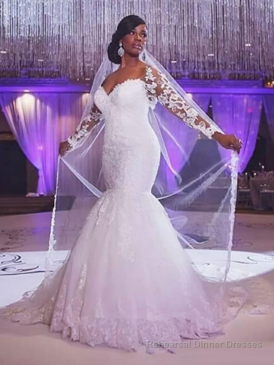 Trumpet/Mermaid Sweetheart Sweep Train Tulle Wedding Dresses With Appliques Lace Main image