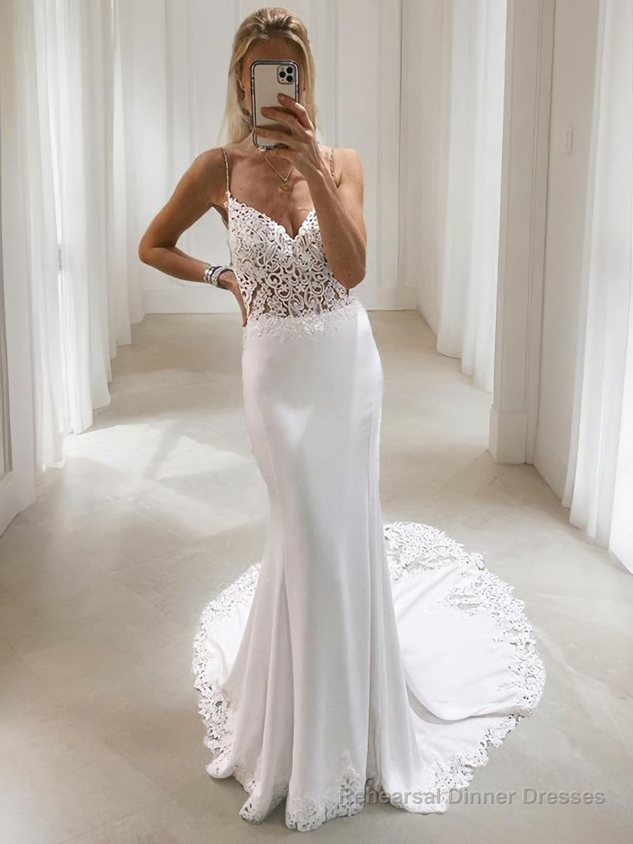 Trumpet/Mermaid V-neck Court Train Stretch Crepe Wedding Dresses With Appliques Lace Main image