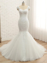 Trumpet/Mermaid V-Neck Sleeveless Applique Tulle Floor-Length Wedding Dress