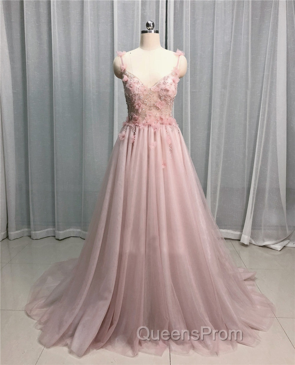 Tulle A-Line/Princess Appliques Lace Wedding Dress