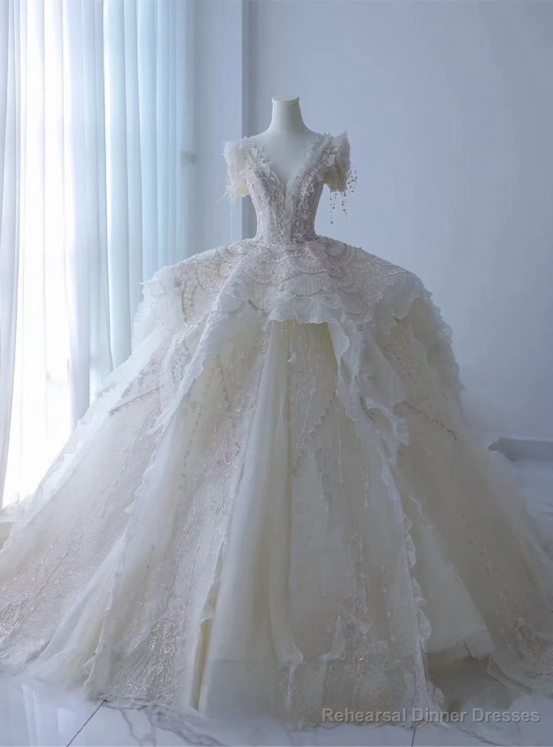 Tulle Lace V-neck Short Sleeve Beading Wedding Dress Main image