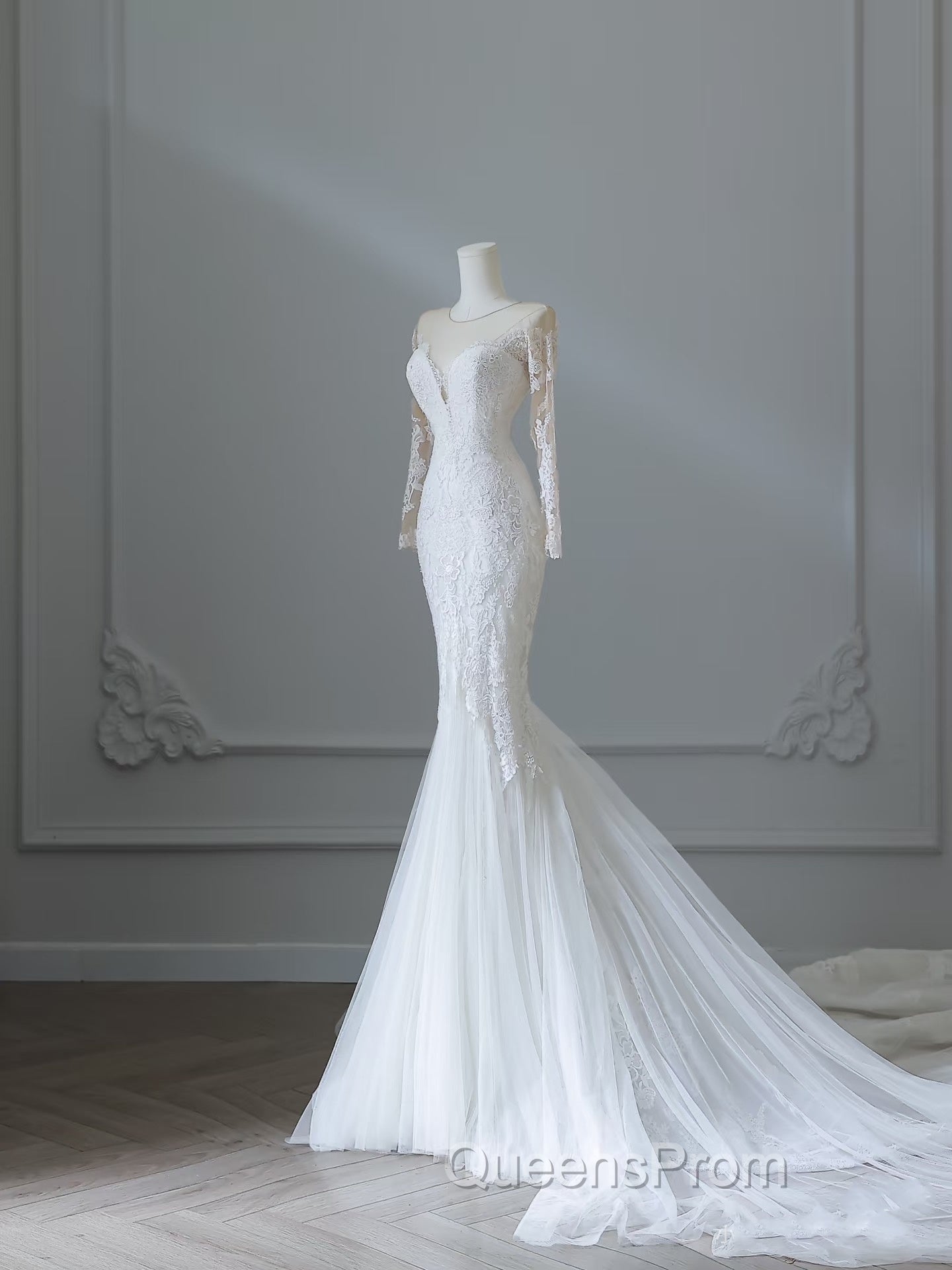 Unique Mermaid Scoop Neckline Long Sleeves Wedding Dress White Brides Dress Secondary image