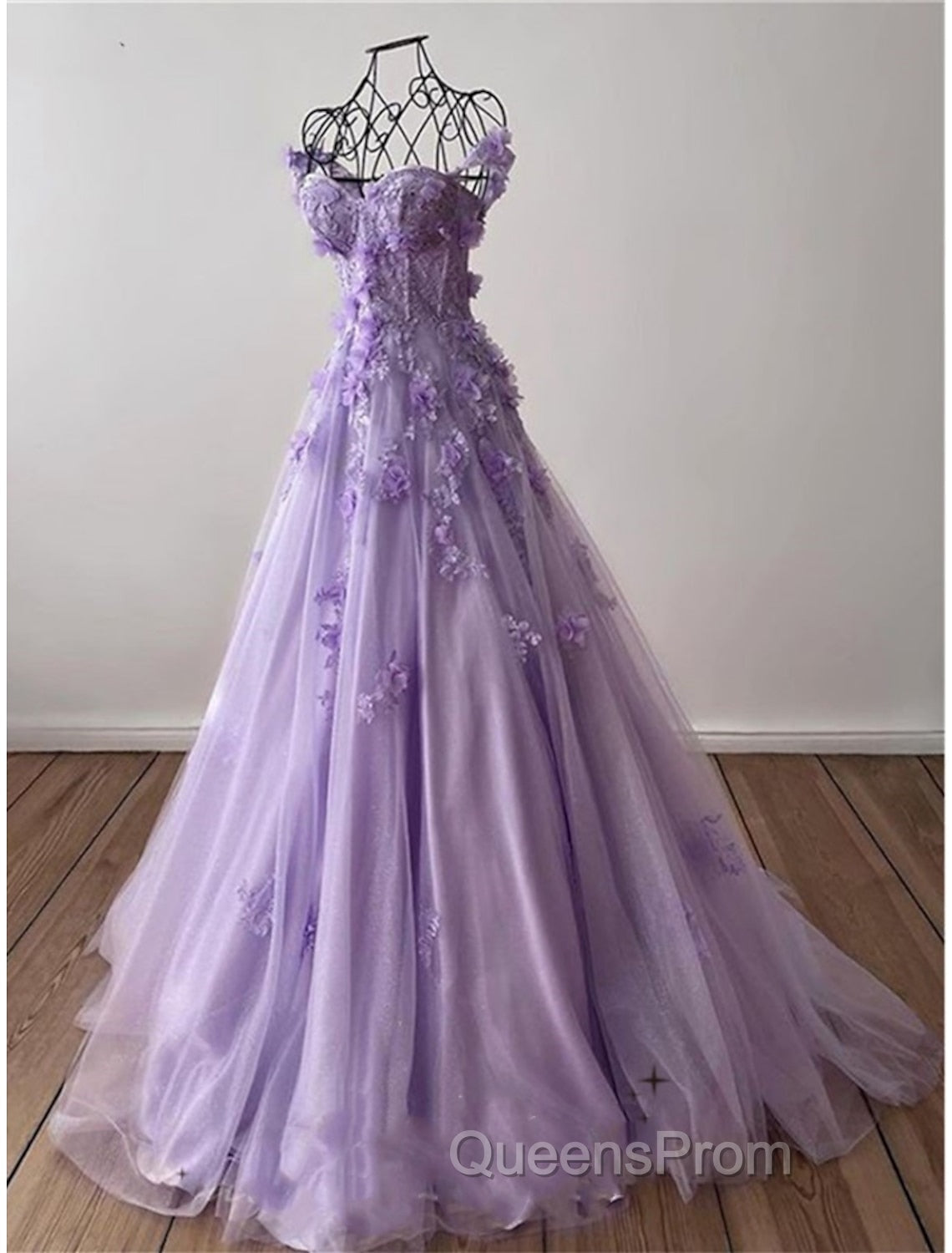 A-Line Evening Prom Dress Elegant Dress Formal Sweep / Brush Train Sleeveless Sweetheart Tulle with Pleats Sequin Appliques