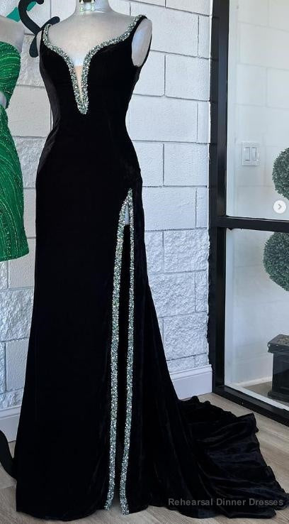V-neck Black Long Prom Dress with Beading Main image