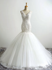 V-Neck Lace Applique Mermaid Wedding Dress with Open Back