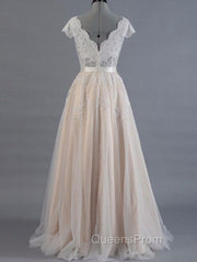 V Neck Short Sleeves Wedding Dress Lace Applique Floor Length Tulle Bridal Gowns