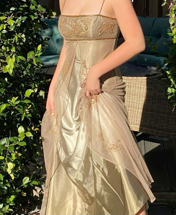 Vintage A Line Spaghetti Straps Gold Long Classy Prom Dress Main image
