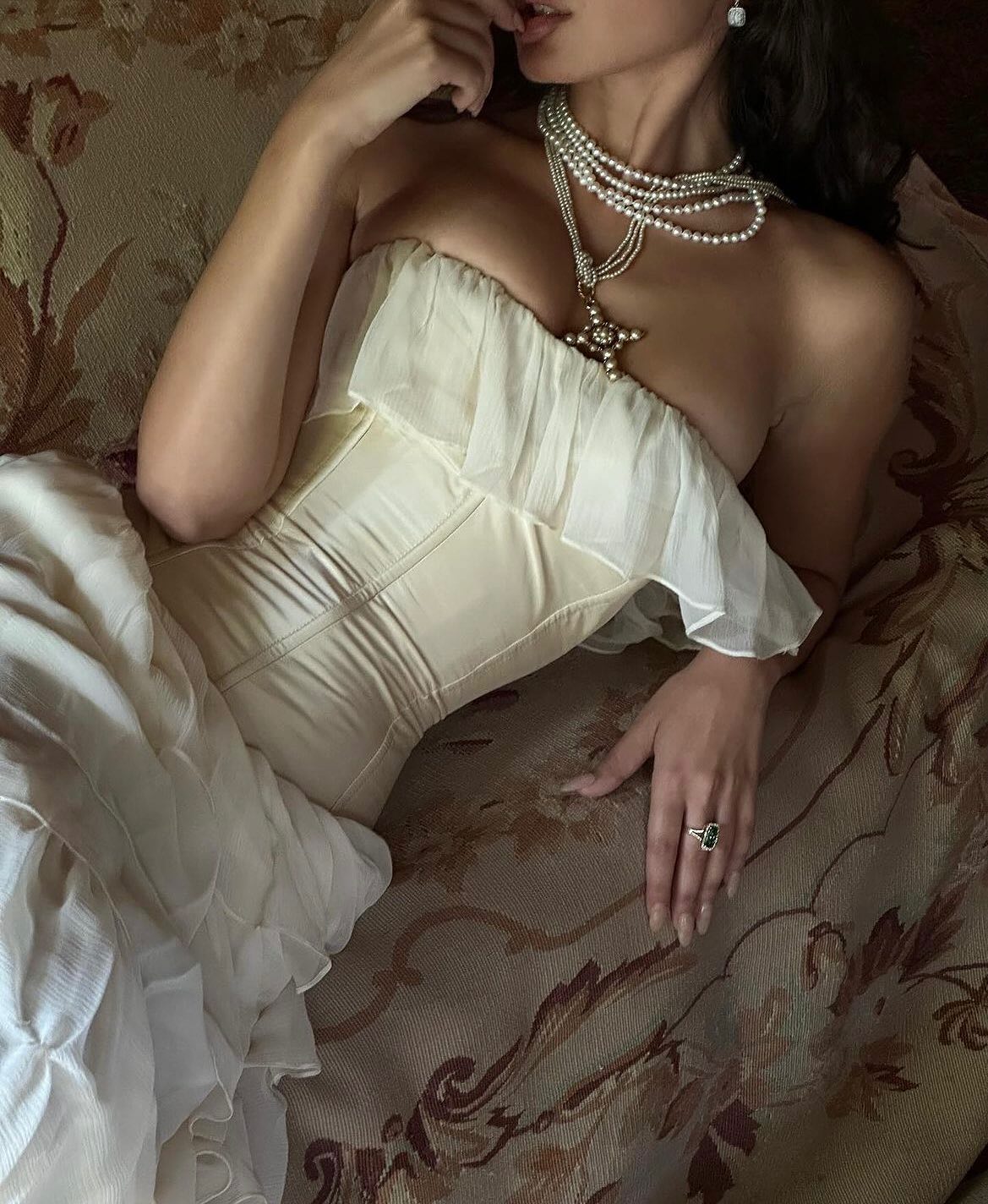 Vintage A Line Strapless White Chiffon Long Prom Dresses