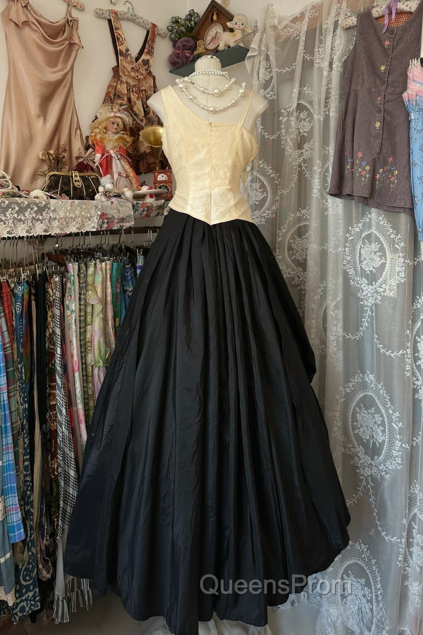 Vintage Ball Gown Sleeveless Long Black Evening Dress Evening Prom Dress