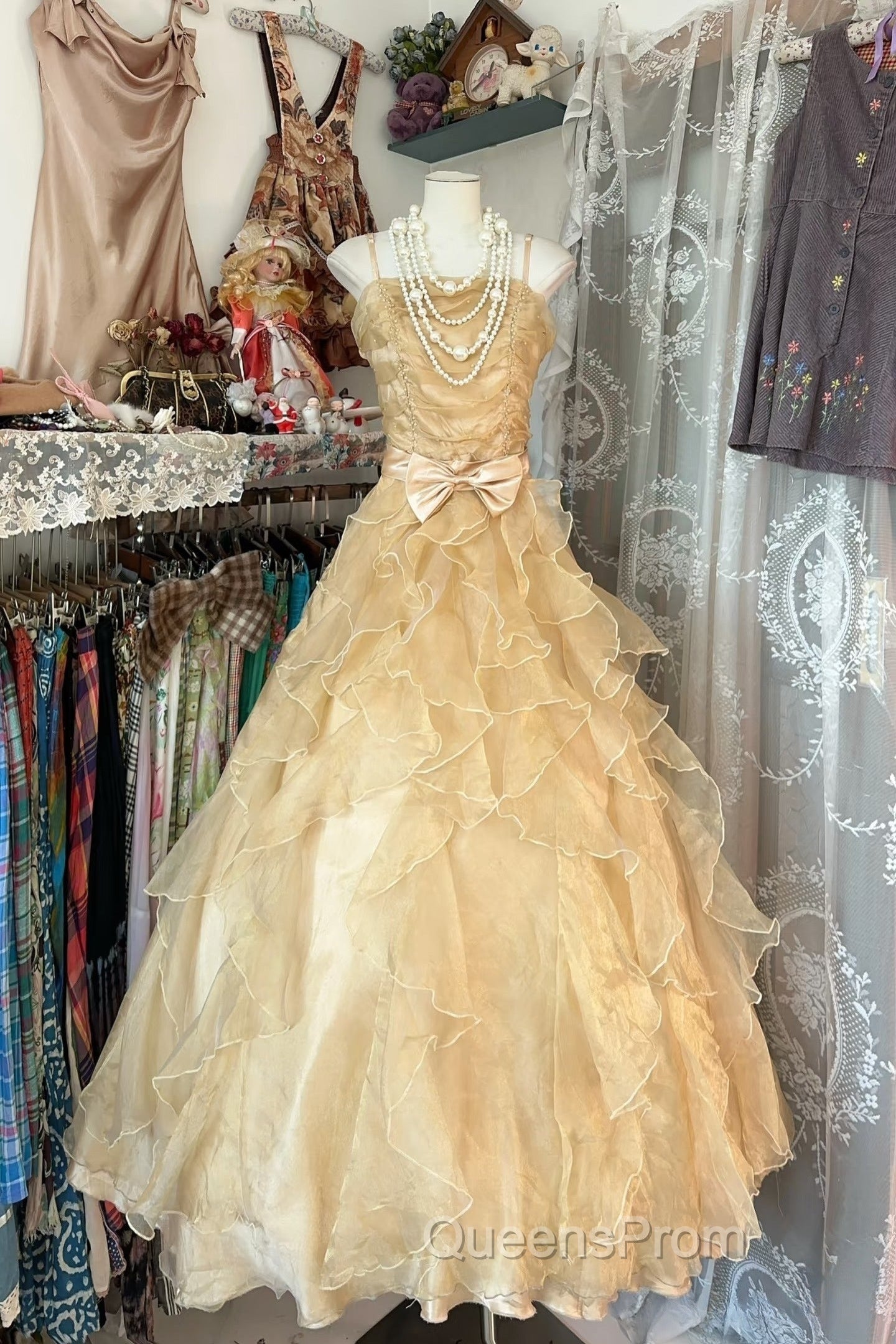 Vintage Ball Gown Spaghetti Straps Sleeveless Long Gold Evening Dress Evening Prom Dress