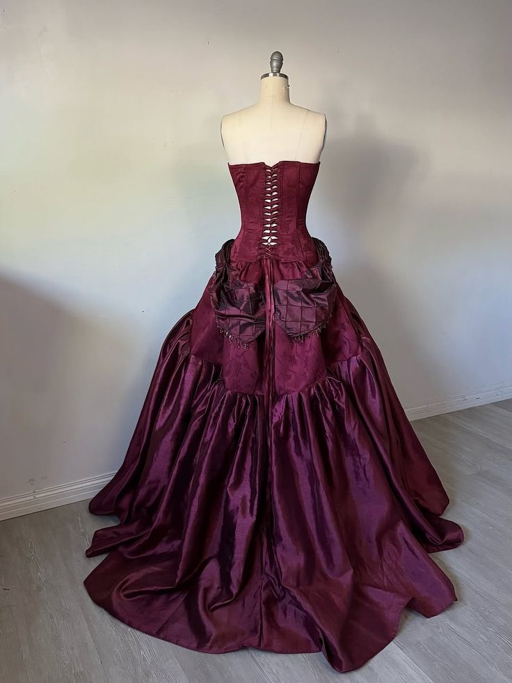 Vintage Ball Gown Strapless Burgundy Sleeveless Satin 90S Classy Classy Prom Dress Inspiration Party Dress Princess Graduation Dress Secondary image