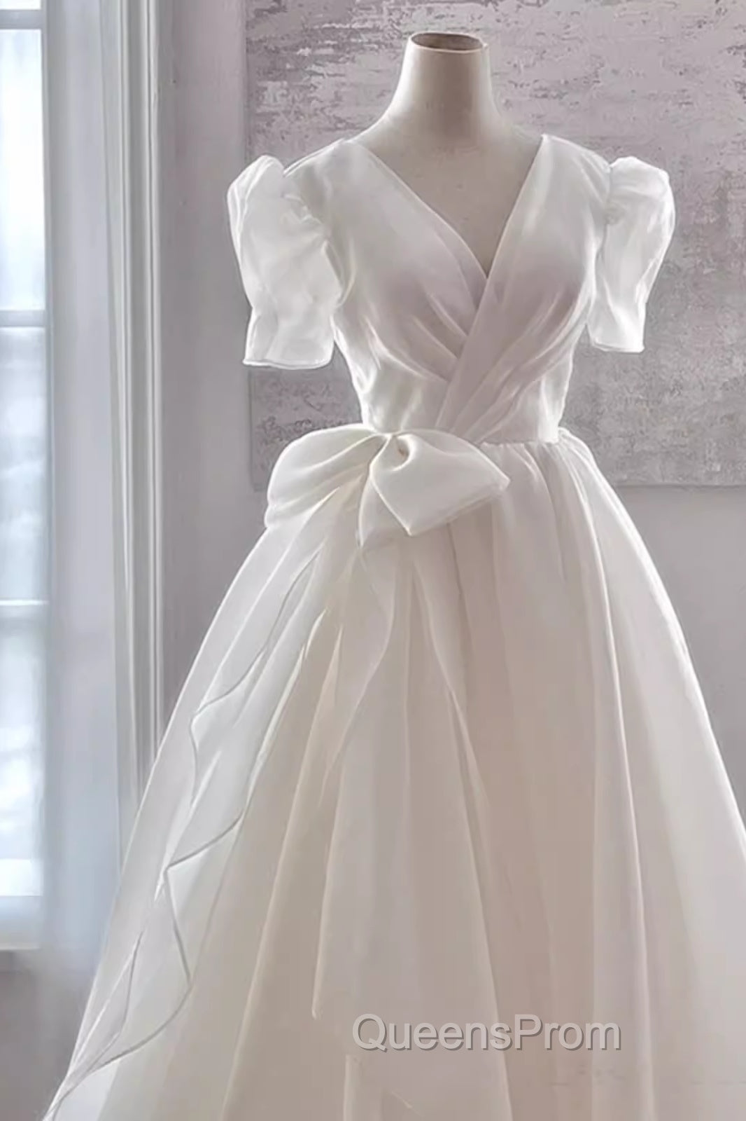 Vintage Ball Gown V Neckline Chiffon White Long Wedding Dress Brides Dress