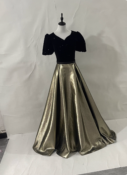 Vintage Black & Gold Panel A-Line V-Neck Short Sleeve Velvet Satin Long Classy Prom Dress Secondary image