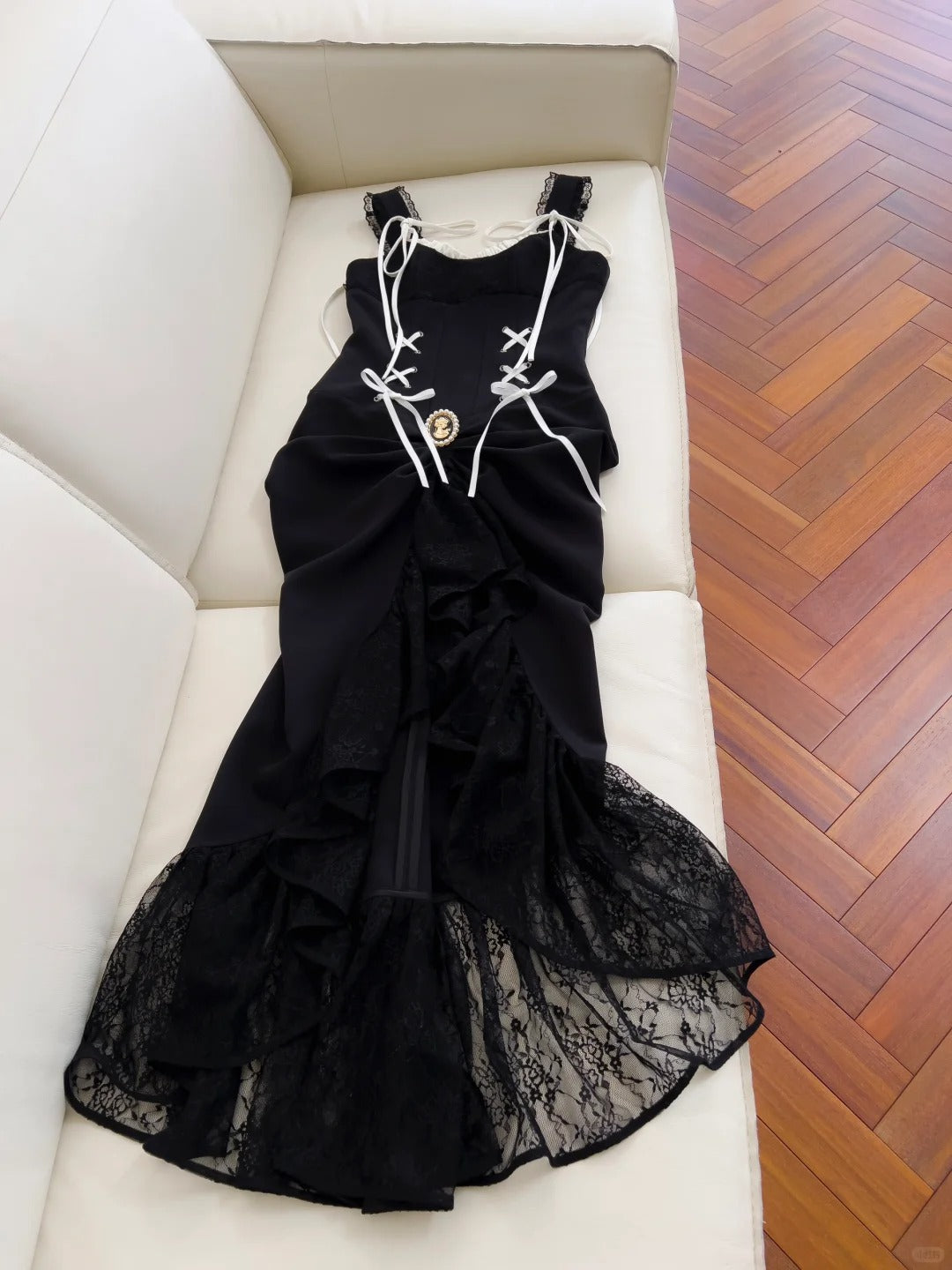 Vintage Black Mermaid Lace And Satin Long Classy Prom Dress