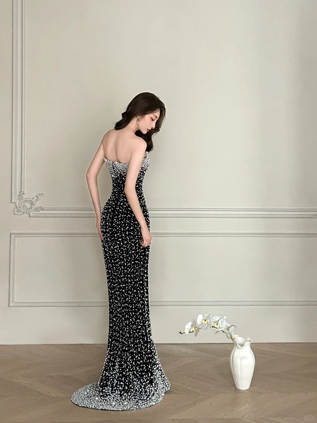 Vintage Black Mermaid Strapless Pearl Velvet Long Classy Prom Dress Secondary image
